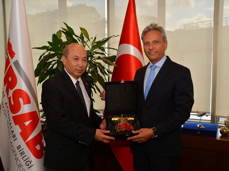 AMBASSADOR MEETS WITH TÜRSAB