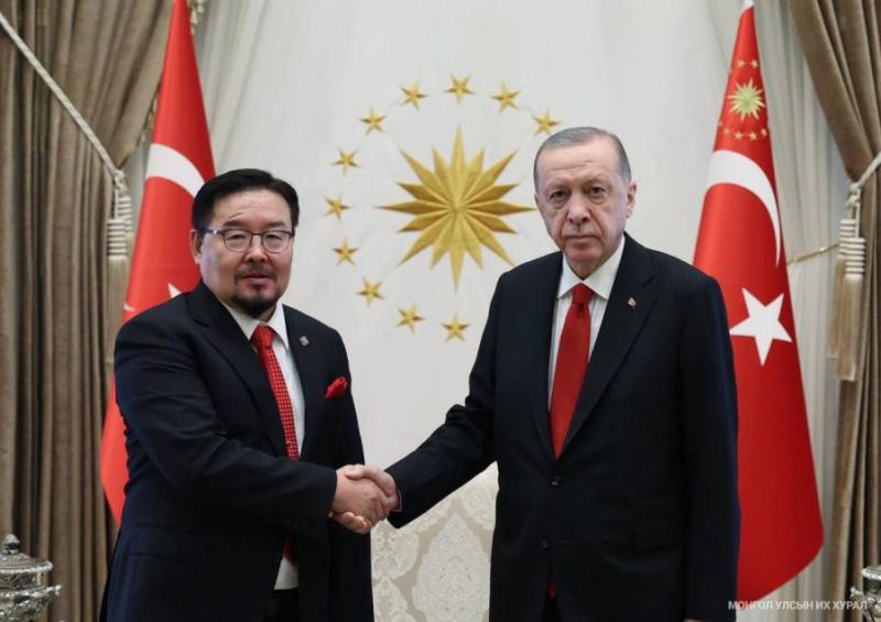 State Great Khural Chairman pays courtesy call on Turkish President