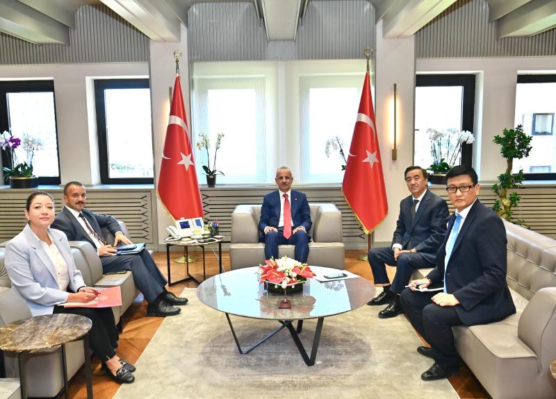 AMBASSADOR MUNKHBAYAR GOMBOSUREN MET WITH H.E. ABDULKADIR URALOĞLU, MINISTER OF TRANSPORT AND INFRASTUCTURE OF TURKIYE