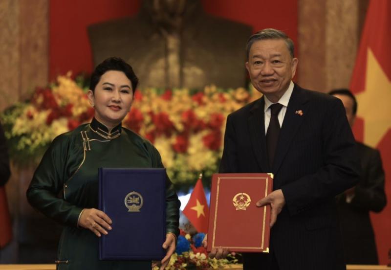 Cooperation Documents Signed Between Mongolia and Vietnam